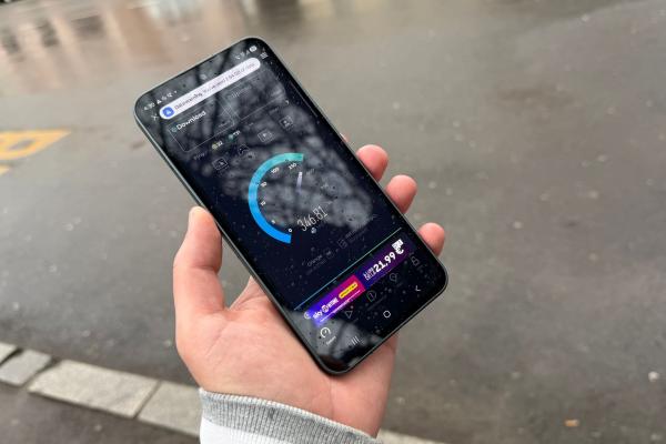 Samsung Galaxy A37: Conectivitate 5G și WiFi, dar un modem celular nu foarte potent