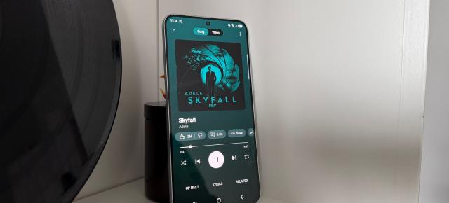 Samsung Galaxy A57: Acustica rămâne de calitate, cu difuzoare ce sună clar sau tare, după nevoi