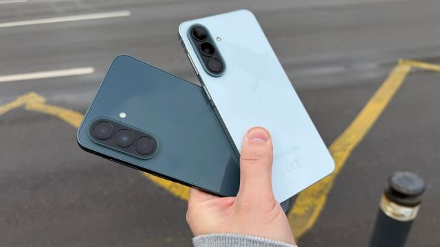 <b>Samsung Galaxy A37 review detaliat în limba română (evaluare Mobilissimo)</b>Samsung Galaxy A37 a sosit pe piaţă în această primăvară, ca o alternativă Light la Galaxy A57. De altfel, împarte cu el multe dotări: RAM LPDDR5X, camere principale de 50 MP cu OIS, ecran cu aceeaşi diagonală, un limbaj 