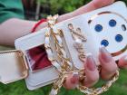 Prezentare Cubot Hafury Meet: Smartphone-ul care se transformă instant într-o gentuță fashion pentru domnișoare (are chiar și oglindă încorporată)