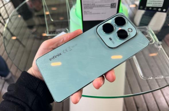 Infinix Hot 40 Pro - Fotografii: Infinix-Hot-40-Pro_005.jpg