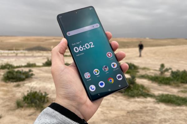 Motorola Edge 50 Pro: Acustică stereo în setup hibrid, pentru sunet echilibrat