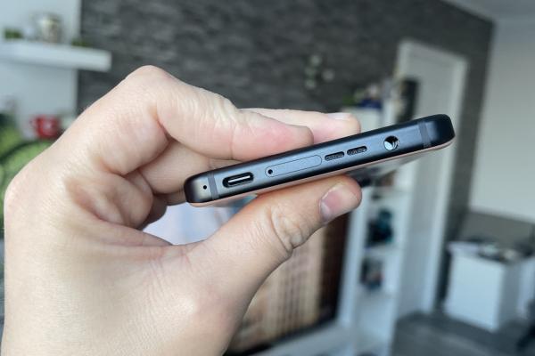 ASUS Zenfone 11 Ultra: Acustică stereo echilibrată, te va mulțumi, deși testele nu impresionează