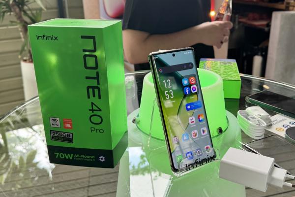 Brandul Infinix a intrat în România cu 5 telefoane: cel mai ieftin costă 449 lei, cel mai scump 1500 lei, are încărcător wireless, cameră de 108 MP (Video)