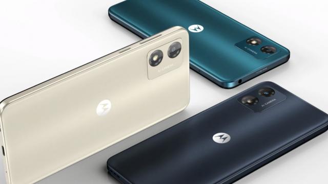 <b>Motorola moto E14 se apropie de lansare și va avea baterie de 5000 mAh</b>După ce a lansat seria de telefoane Edge 50, cei de la Motorola pregătesc și modele mai accesibile precum Moto E14. Acesta tocmai și-a făcut apariția în baza de date TDRA din Emiratele Arabe Unite, acolo unde este menționat drept XT2421-14