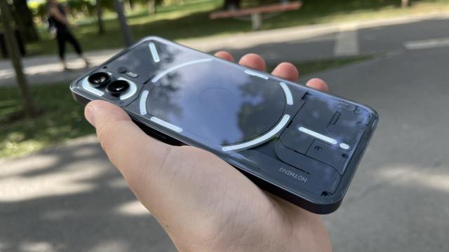 <b>Nothing integrează ChatGPT pe smartphone-urile sale odată cu update-ul Nothing OS 2.5.5</b>Multe smartphone-uri lansate în 2024 se laudă cu tehnologii AI integrate în interfața proprie. Samsung a adus Galaxy AI odată cu lansarea lineup-ului Galaxy S24 și cred că e cel mai pertinent exemplu. Compania sud-coreeană a început să aducă astfel