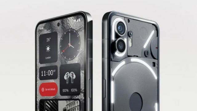 <b>Nothing Phone (3) primeşte o perioadă de lansare; Ce aşteptăm de la el?</b>După ce Nothing a rebranduit căştile sale din seria Ear cu o nouă nomenclatură, acum e momentul să ne ofere un nou flagship. Mă rog "acum" e un cuvânt mare, deoarece mai avem de aşteptat până la sosirea sa. Nothing Phone (3) 