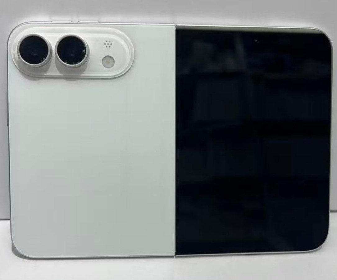 iPhone Fold - Machetă (galerie)