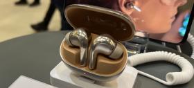 MWC 2023: Xiaomi Buds 4 Pro Hands-on - Căști wireless premium, cu ANC îmbunătățit, suport LDAC și un design inedit