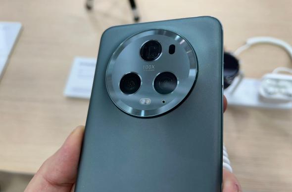 Honor Magic5 Pro - Fotografii hands-on MWC 2023: Honor-Magic5-Pro_001.jpg
