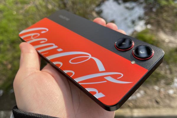 realme 10 Pro Coca-Cola Edition Review: Smartphone-ul ediție limitată pe care nu îl poți avea, cu design unic și accesorii pe măsură