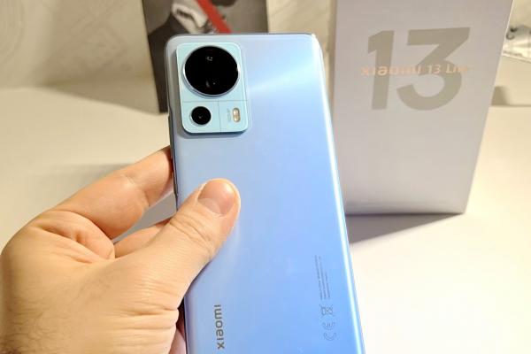 MWC 2023: Xiaomi 13 Lite Unboxing - Smartphone tineresc, cu CPU Snapdragon 7 Gen 1 ca premieră și decupaj selfie pilulă