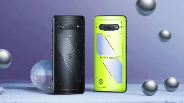 <b>Telefonul de gaming Black Shark 6 va avea Snapdragon 8 Gen 2 la interior şi unele noutăţi ca design</b>În vreme ce ASUS ROG Phone 7 şi-a început deja scăpările timid, Black Shark 6 se dezvăluie azi cu un pic mai multe detalii. E vorba despre CPU, ecran şi elemente de design. Sursa este zvonacul Digital Chat Station, iar telefonul vine după 