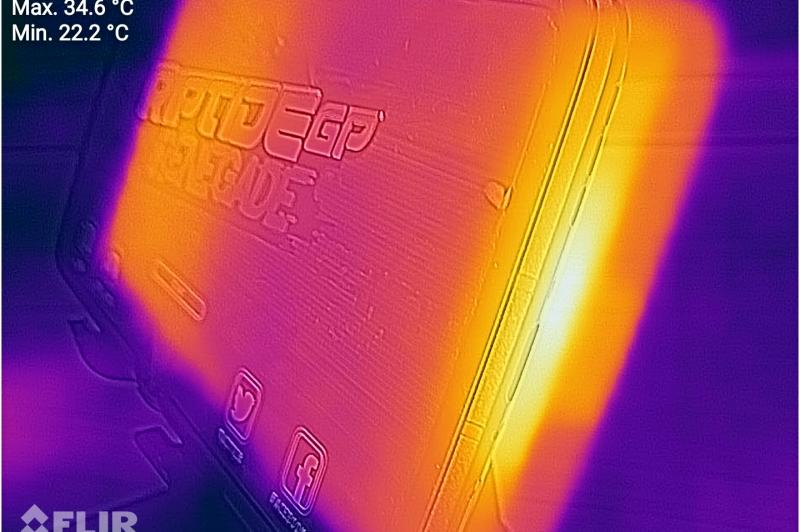 Test termic - Motorola RAZR 2022: Motorola-RAZR-2022_004.jpg