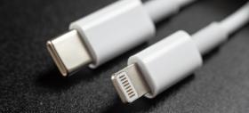 UE a decis: portul USB-C devine obligatoriu pe telefoane din 2024; Ce va face Apple?