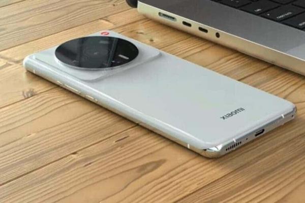 Xiaomi 12 Ultra își face apariția în fotografii reale! Are design premium, elegant, modul foto generos, optică Leica