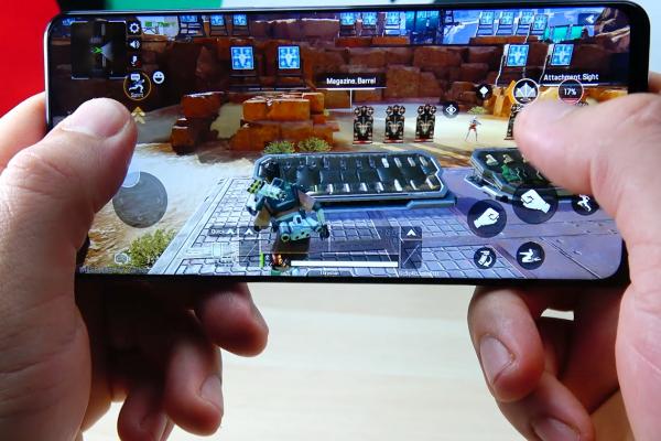 HONOR Magic4 Lite: Benchmark-uri comparabile cu câteva hituri midrange din 2021