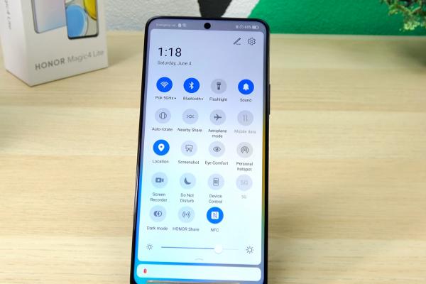 HONOR Magic4 Lite: Conectivitate deloc rea pentru un telefon midrange