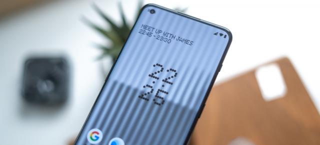 Nothing Phone (1) are câteva dotări confirmate de către companie; Ramă din aluminiu reciclat, încărcare wireless, muchii ultra-înguste