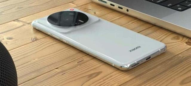 Xiaomi 12 Ultra își face apariția în fotografii reale! Are design premium, elegant, modul foto generos, optică Leica