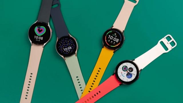 <b>Seria de ceasuri inteligente Samsung Galaxy Watch 5 a primit certificarea FCC; Noile modele vor primi suport pentru alimentare wireless la 10W</b>În luna august Samsung ar urma să lanseze noi dispozitive. În lumina reflectoarelor s-ar afla pliabilele Galaxy Z Fold 4 și Z Flip 4, dar alături de aceste telefoane ar debuta și seria de smartwatch-uri Galaxy Watch 5. Pare-că perioada de lansare