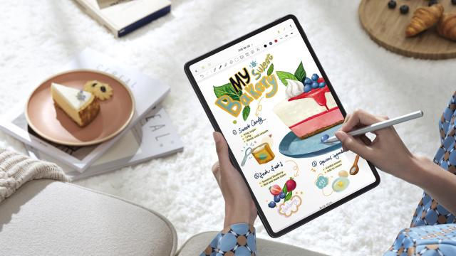 <b>Huawei pregătește o nouă tabletă puternică! MatePad Pro 12.6 (2022) apare în baza de date 3C</b>Se pare că Huawei lucrează la o nouă tabletă care ar putea debuta mai curând decât ne-am aștepta, fiind deja listată în baza de date 3C. E vorba despre Huawei MatePad Pro 12.6 (2022), un model de top, după cum se anunță din denumire. Certificarea