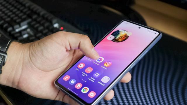<b>Samsung Galaxy A53 - Experiență de utilizare plăcută</b>Samsung Galaxy A53 vine cu android 12 direct din cutie, peste care este aplicată interfața OneUI 4.1, ultima versiune disponibilă pentru acest device.