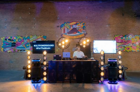 DJ Vali Bărbulescu și ULT Tower 10: sunet de concert pentru petreceri acasă: ULTimate Party_1.jpg