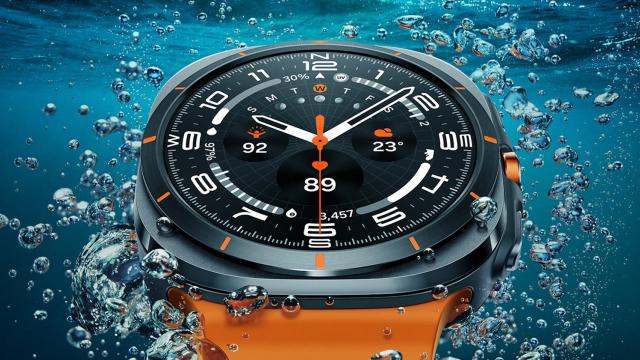 <b>Samsung prezintă smartwatch-ul suprem: Galaxy Watch Ultra detectează semnele timpurii ale bolilor, vine cu un corp din titaniu, baterie generoasă, CPU Exynos de generație nouă</b>Pe lângă Galaxy Z Flip6 și Z Fold6, Samsung a pus în lumina reflectoarelor și un smartwatch de top. E vorba despre Galaxy Watch Ultra, model lansat pentru a concura practic cu varianta Ultra 2 a celor de la Apple. Primește un design nou, complet diferit