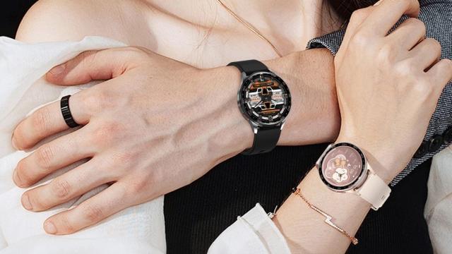 <b>Nu poți să te decizi între smartwatch sau căști wireless? Cu ceasul T97 le ai pe ambele într-un singur produs, acum cu 60% reducere pe Cafago</b>Conceptul de smartwatch și căști integrate în același produs părea ceva inedit la debut și am avut așa ceva și din partea unui producător de renume, doar că prețul a fost mai ridicat și încă este dacă nu mă înșel. Există totuși variante mult 
