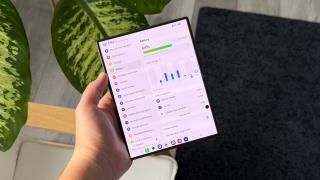 Samsung Galaxy Z Fold8: Baterie Si/C optimizată pentru talie de viespe, dar cum stăm cu autonomia?