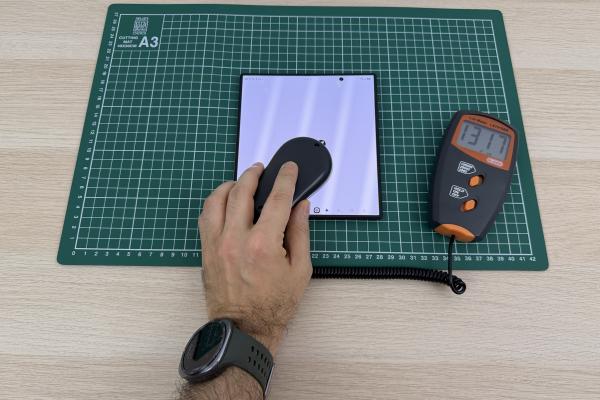 Samsung Galaxy Z Fold8 Ultra - Luminozitate ecran și setări