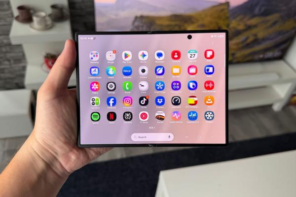 Samsung Galaxy Z Fold8: Performanță strunită termic sub o talie de 4.5 mm