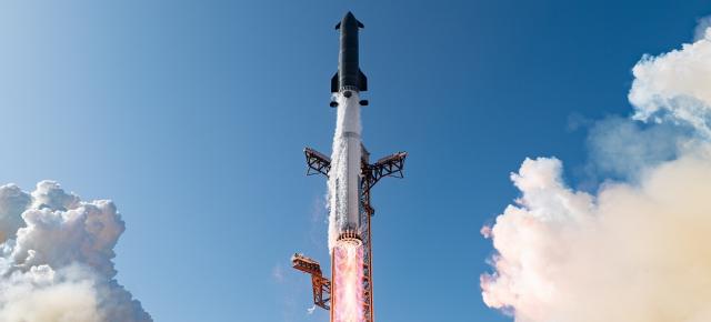 SpaceX încheie cu succes al 13-lea test Starship! Nava a lansat 20 de sateliți și a reușit să amerizeze controlat (Video)