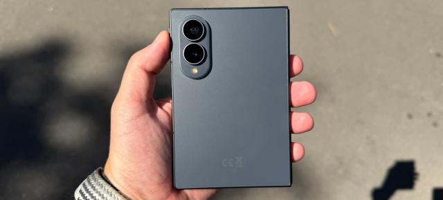Samsung Galaxy Z Fold8: Design reper pentru viitorul telefoanelor pliabile, comod și ușor