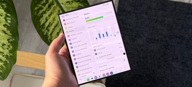 Samsung Galaxy Z Fold8: Baterie Si/C optimizată pentru talie de viespe, dar cum stăm cu autonomia?