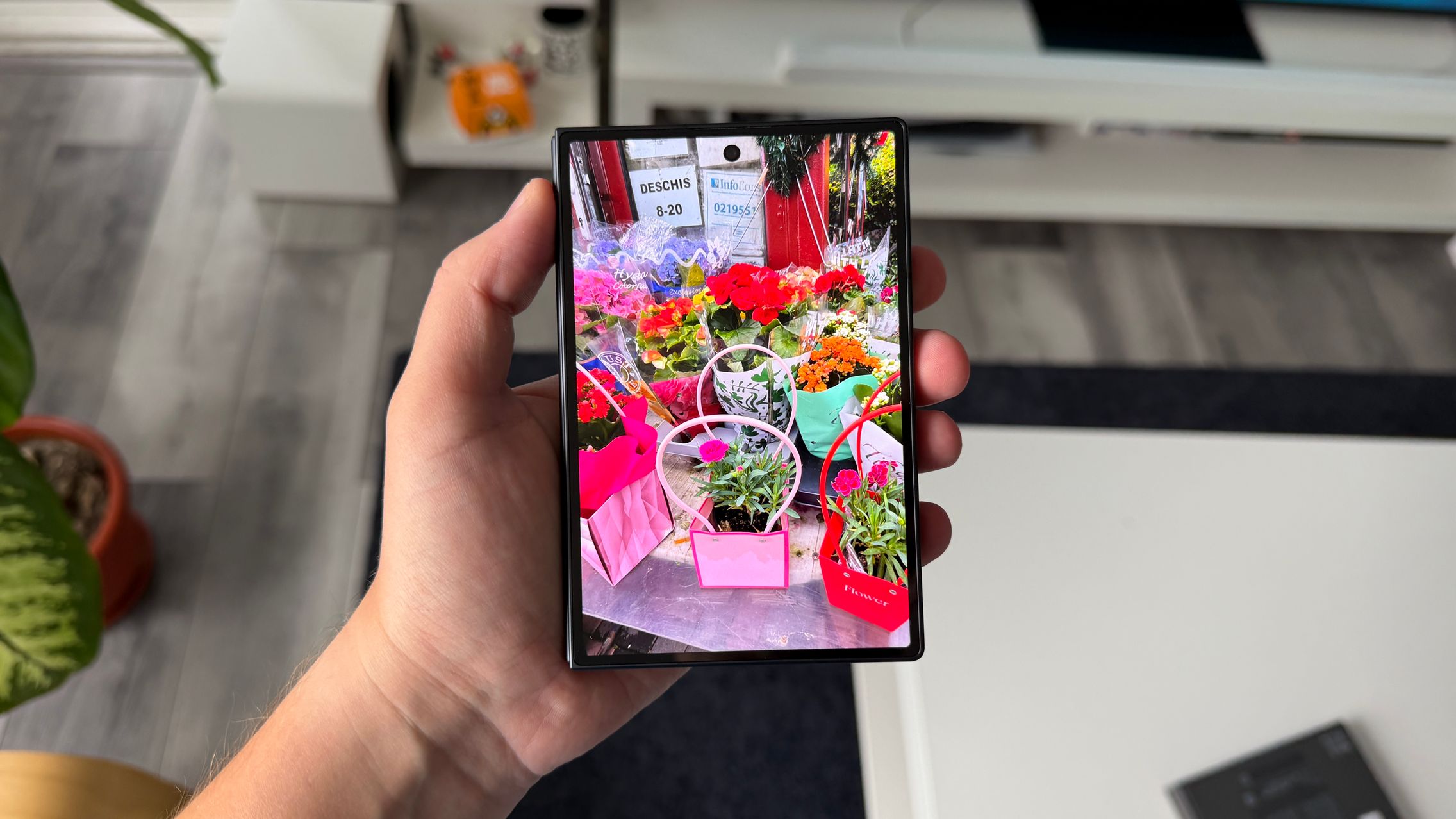 Samsung Galaxy Z Fold8 - Fotografii Hands-On (galerie)