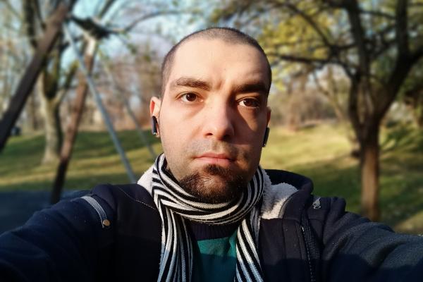Fotografii de tip selfie făcute cu Oppo Reno4 Lite