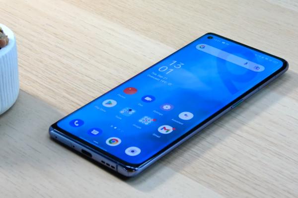 OPPO Reno 6 Pro 5G: Display AMOLED de calitate, foarte luminos și responsiv