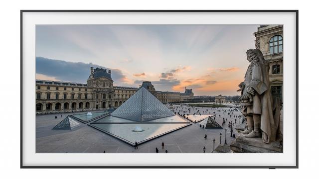 <b>Mona Lisa și alte capodopere din muzeul Louvre ajung pe televizoarele Samsung The Frame, direct la tine acasă</b>Prin intermediul unui comunicat de presă proaspăt sosit în inbox-ul nostru aflăm astăzi detalii despre un parteneriat încheiat între Samsung și renumitul Muzeu Louvre. Această colaborare implică dezvoltarea magazinului 