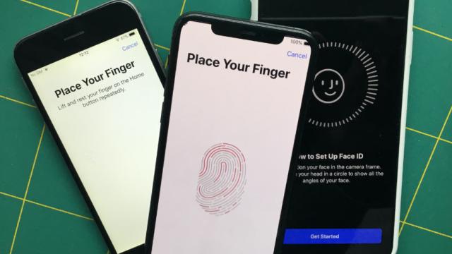 <b>Apple amână integrarea scanner-ului de amprente Touch ID sub display; Abia în 2023 ar putea sosi pe iPhone</b>A doua parte a lunii septembrie vine cu dezvăluiri proaspete din partea celebrului analist Ming-Chi Kuo, acesta fiind cunoscut pentru informațiile deținute din lumea Apple. Astăzi vorbim despre iPhone