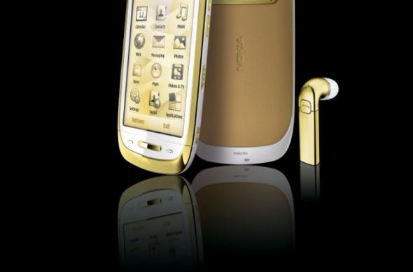 Nokia Oro: Symbian și aur de 18 carate, Într-un singur telefon (Video): 700_retail_white_nokia_oro_white_1.jpg