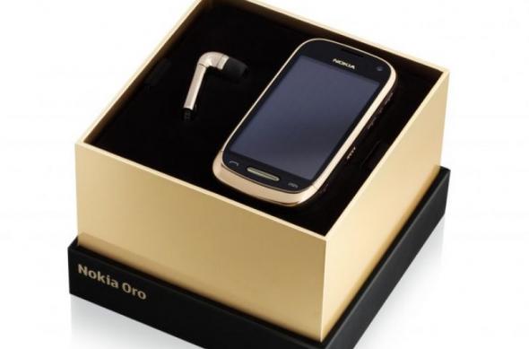 Nokia Oro: Symbian și aur de 18 carate, Într-un singur telefon (Video): 700_nokia_oro_only_gold.jpg