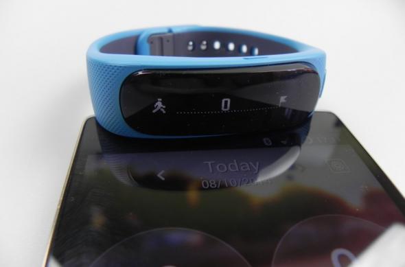 Huawei Talkband B1 review: brățara de fitness tracking cu headset integrat și câteva imperfecțiuni (Video): huawei_talkband_b1_review_01jpg.jpg