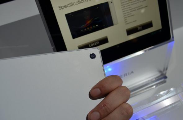MWC 2013: Experienta hands on cu tableta Sony Xperia Tableta Z, cea mai subțire tableta din lume (Video): sony_xperia_tablet_z_06jpg.jpg