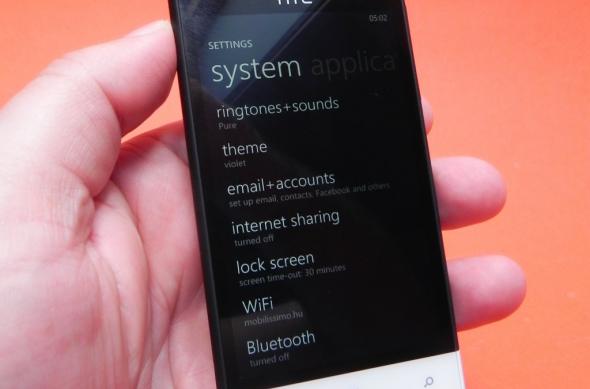 Review HTC Windows Phone 8S: design plăcut, calitate audio și câteva defecte esențiale (Video): htc_windows_phone_8s_review_mobilissimi_ro_15.jpg