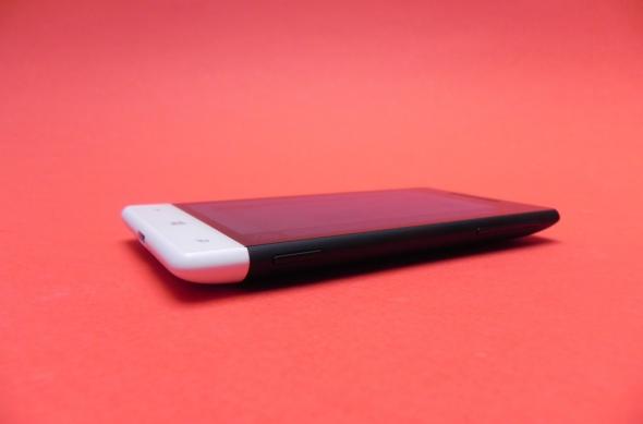 Review HTC Windows Phone 8S: design plăcut, calitate audio și câteva defecte esențiale (Video): htc_windows_phone_8s_review_mobilissimi_ro_07.jpg