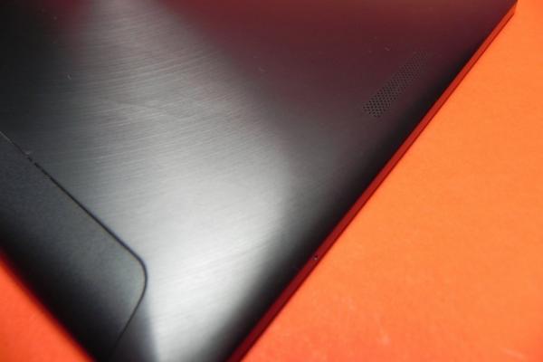 Review ASUS Transformer Pad TF701T: upgrade de rezoluție, procesor Tegra 4 performant, downgrade de baterie și cameră (Video)