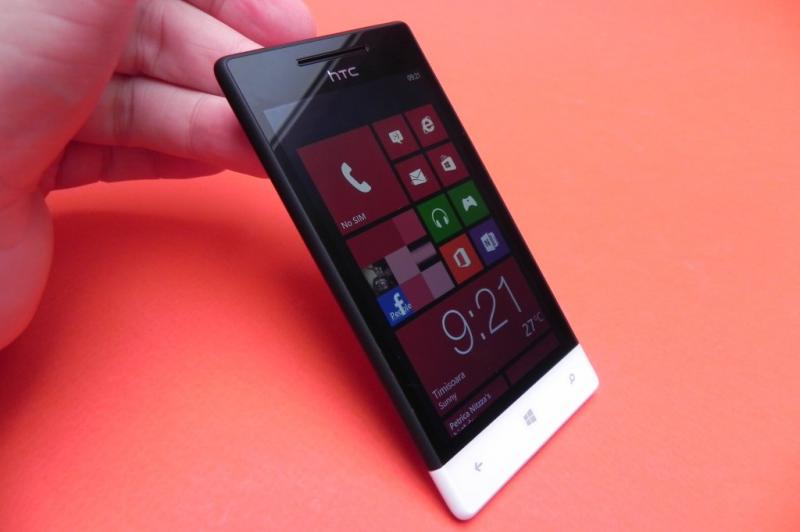 Review HTC Windows Phone 8S: design plăcut, calitate audio și câteva defecte esențiale (Video): htc_windows_phone_8s_review_mobilissimi_ro_02.jpg