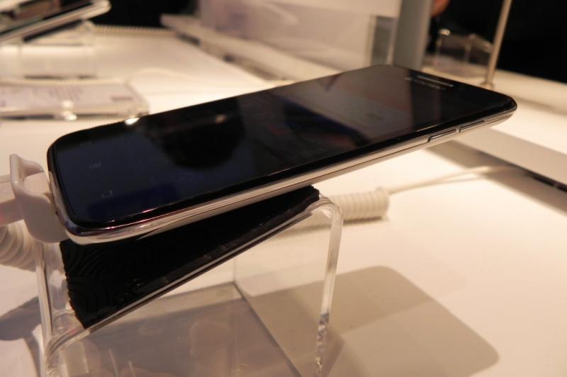 Lenovo S650 hands on preview: telefon midrange dual SIM cu textura metalica (Retro MWC 2014 - Video): dscn4762jpg.jpg